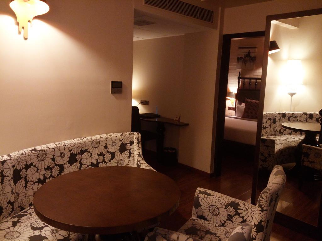 Best Western Plus O2 Индор Екстериор снимка